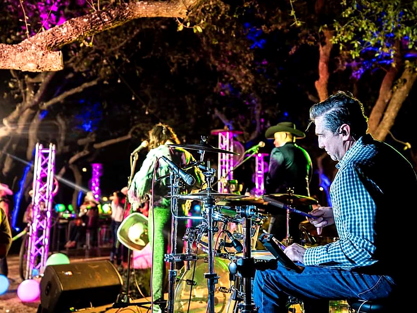 The E7 Band live